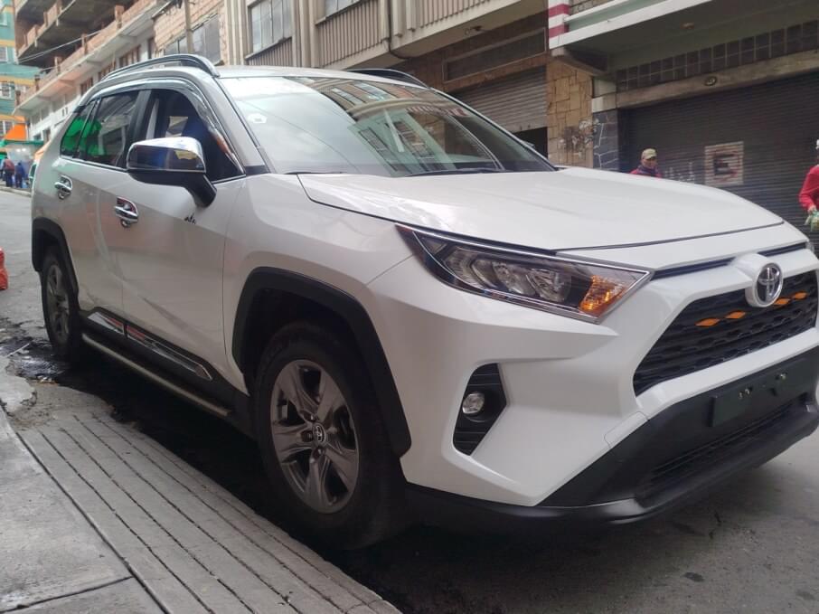 TOYOTA RAV4 2023 47.000 Kms.